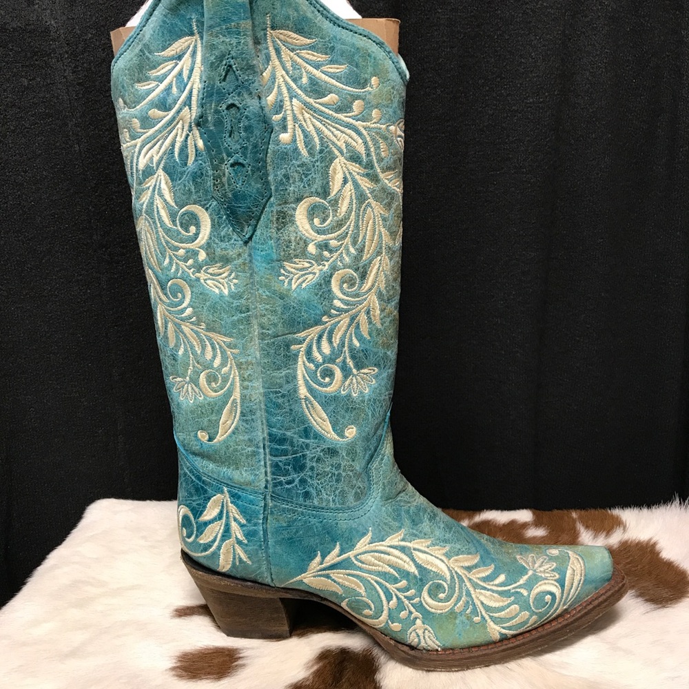 Sold Out! 5🌟Rated!! Size 7 Corral Turquoise Boot - Picture 5 of 8